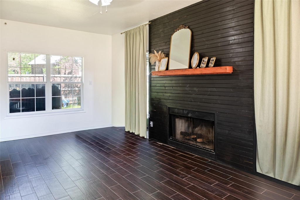 487 S Waco Street - Photo 3