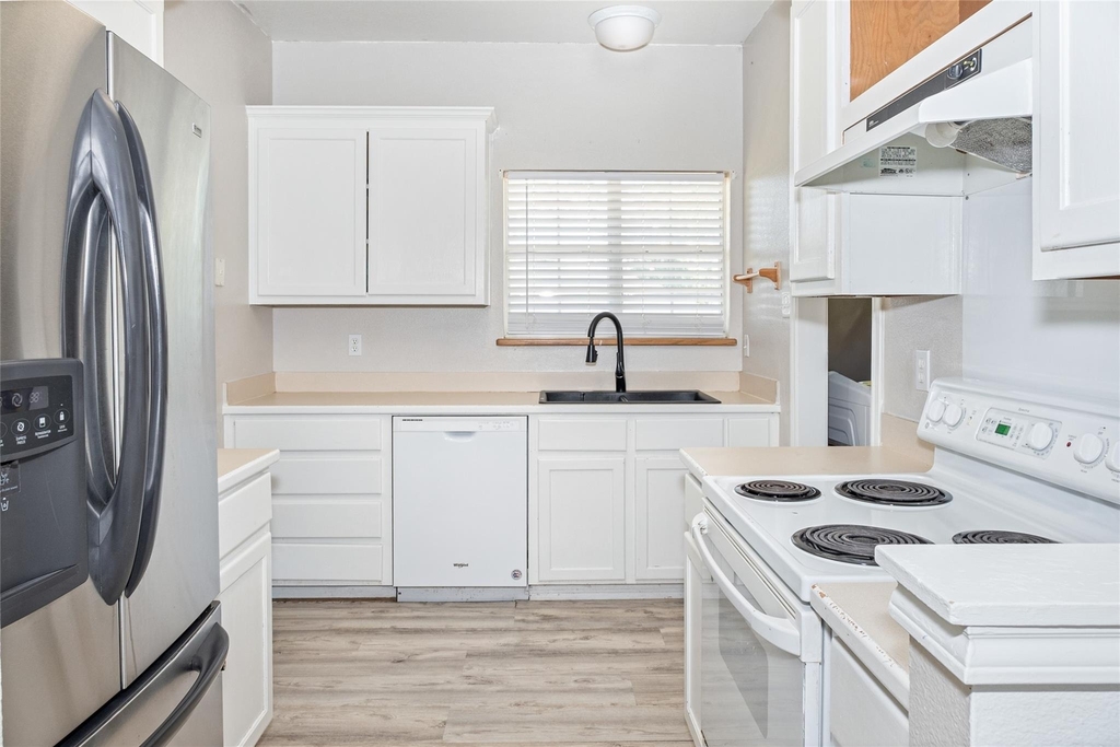 487 S Waco Street - Photo 8