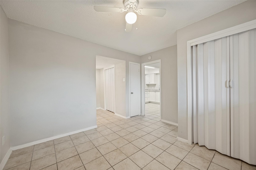 1001 W Elm Street - Photo 7