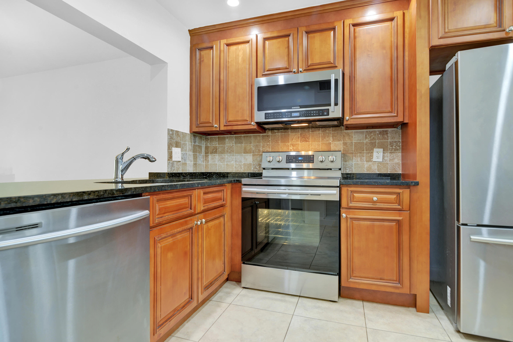 1252 S Military Trail - Photo 4