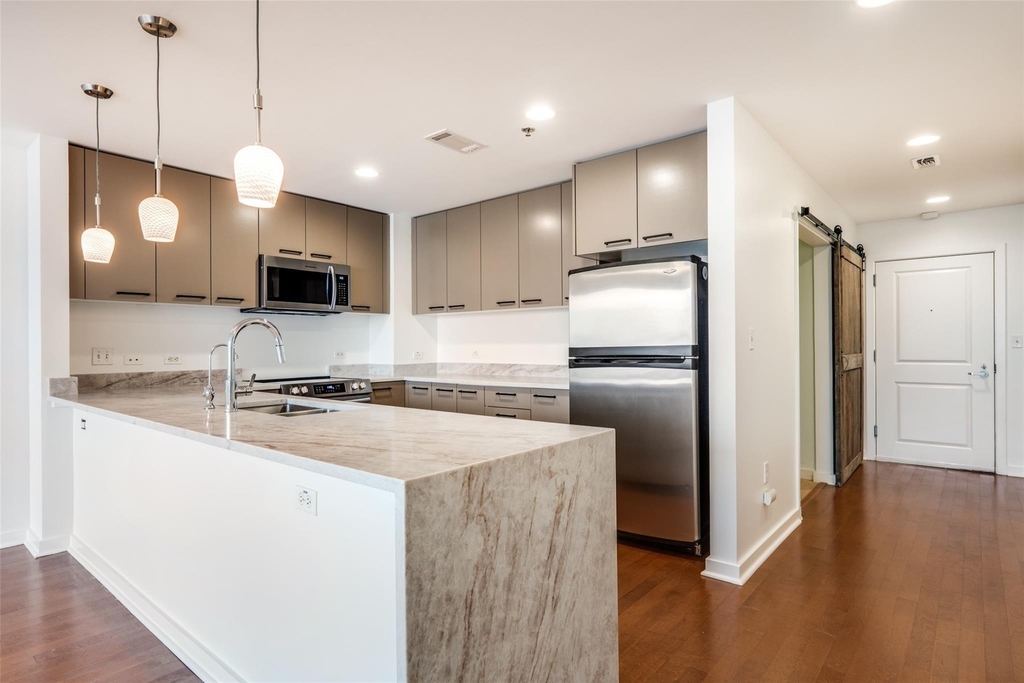 1200 Main Street - Photo 4