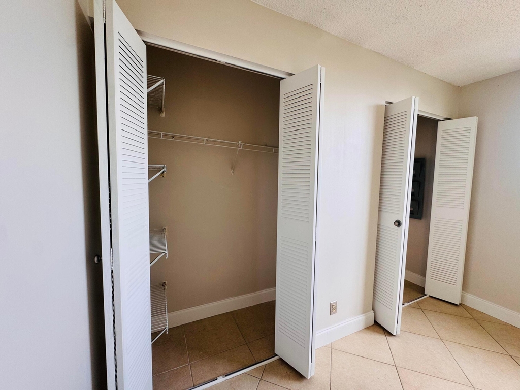 500 Executive Center Drive - Photo 31
