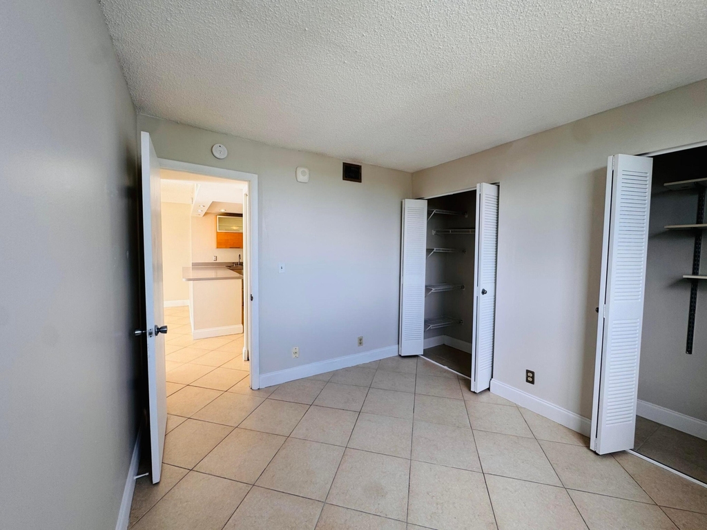 500 Executive Center Drive - Photo 32