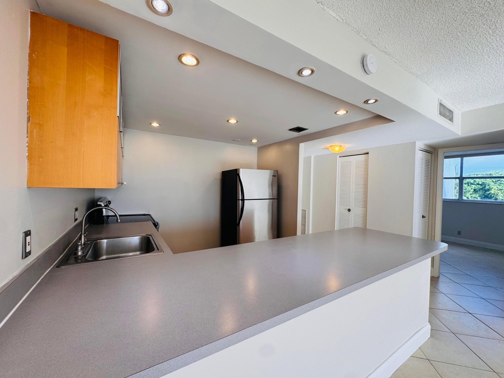 500 Executive Center Drive - Photo 23