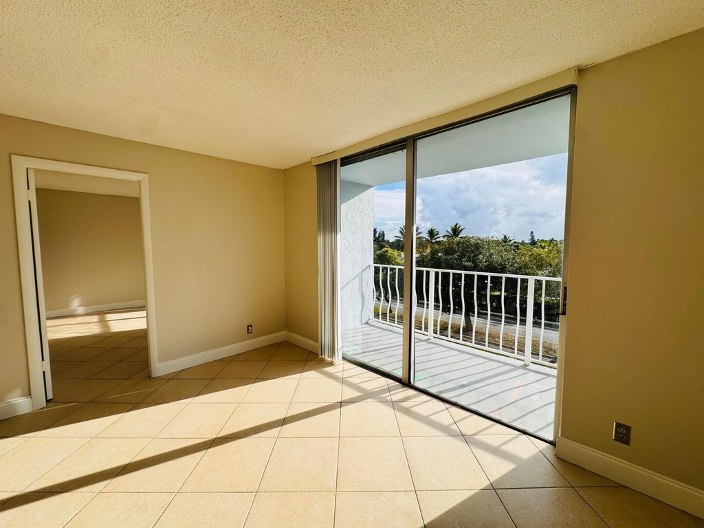 500 Executive Center Drive - Photo 34
