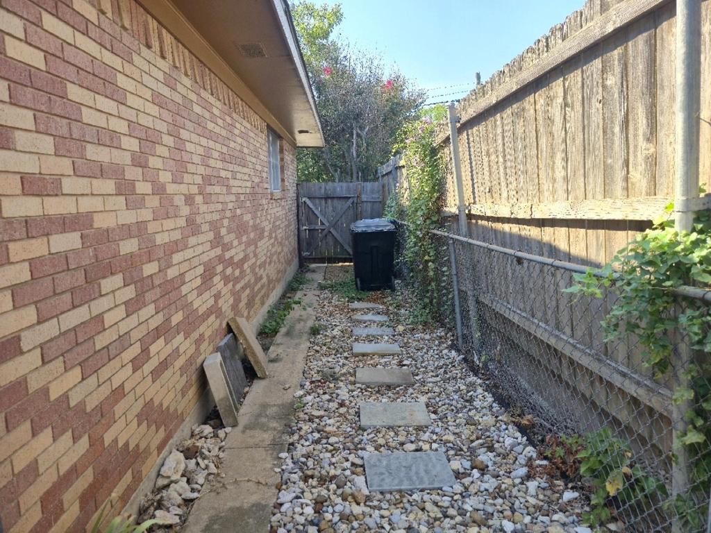 2711 Morton Street - Photo 20