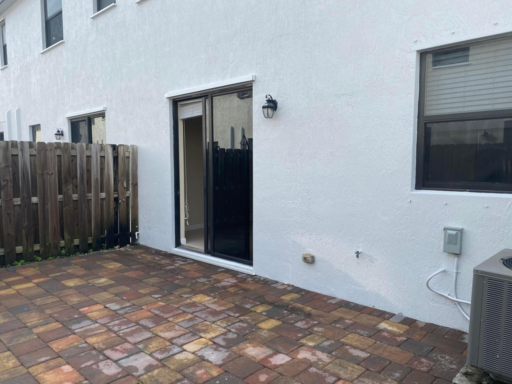 11269 Nw 88th Street - Photo 12