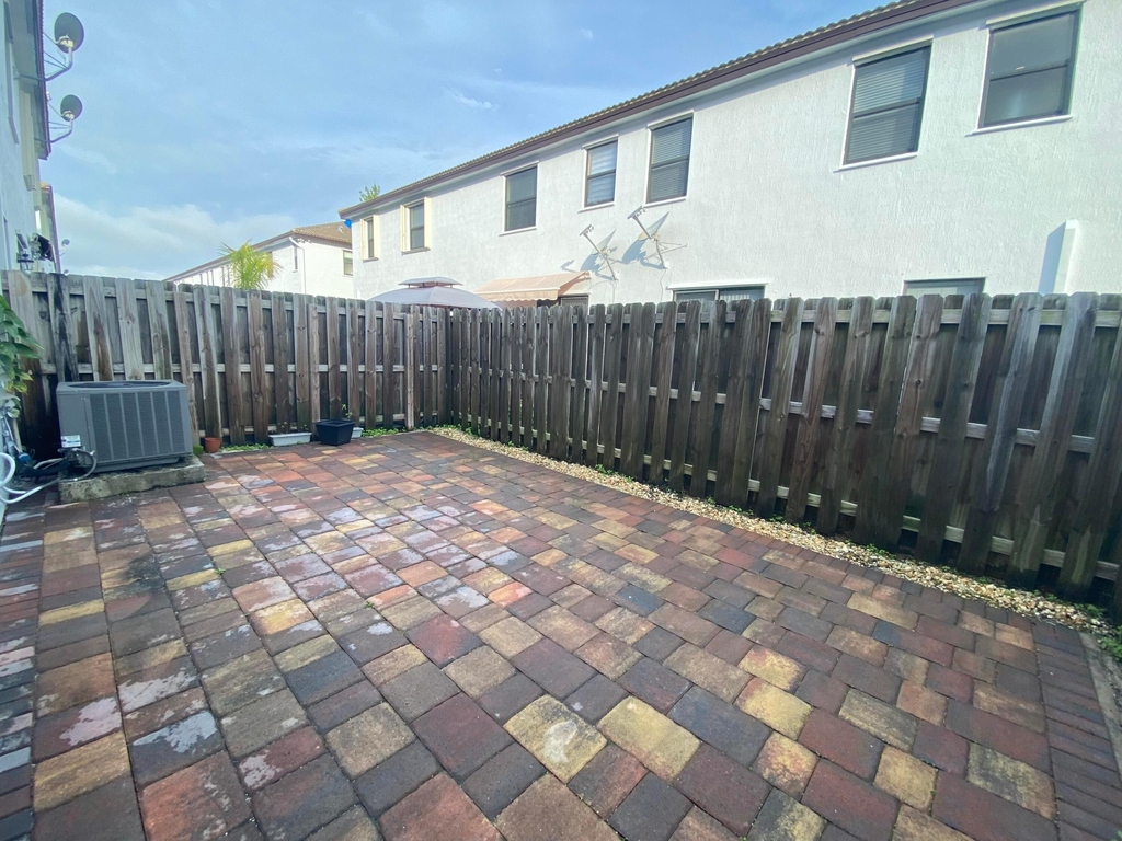 11269 Nw 88th Street - Photo 11