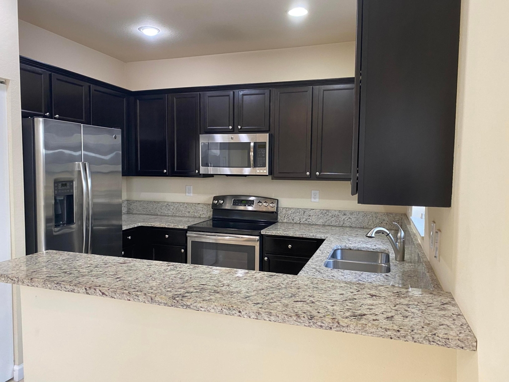 11269 Nw 88th Street - Photo 4
