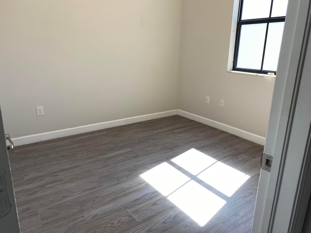 11269 Nw 88th Street - Photo 9