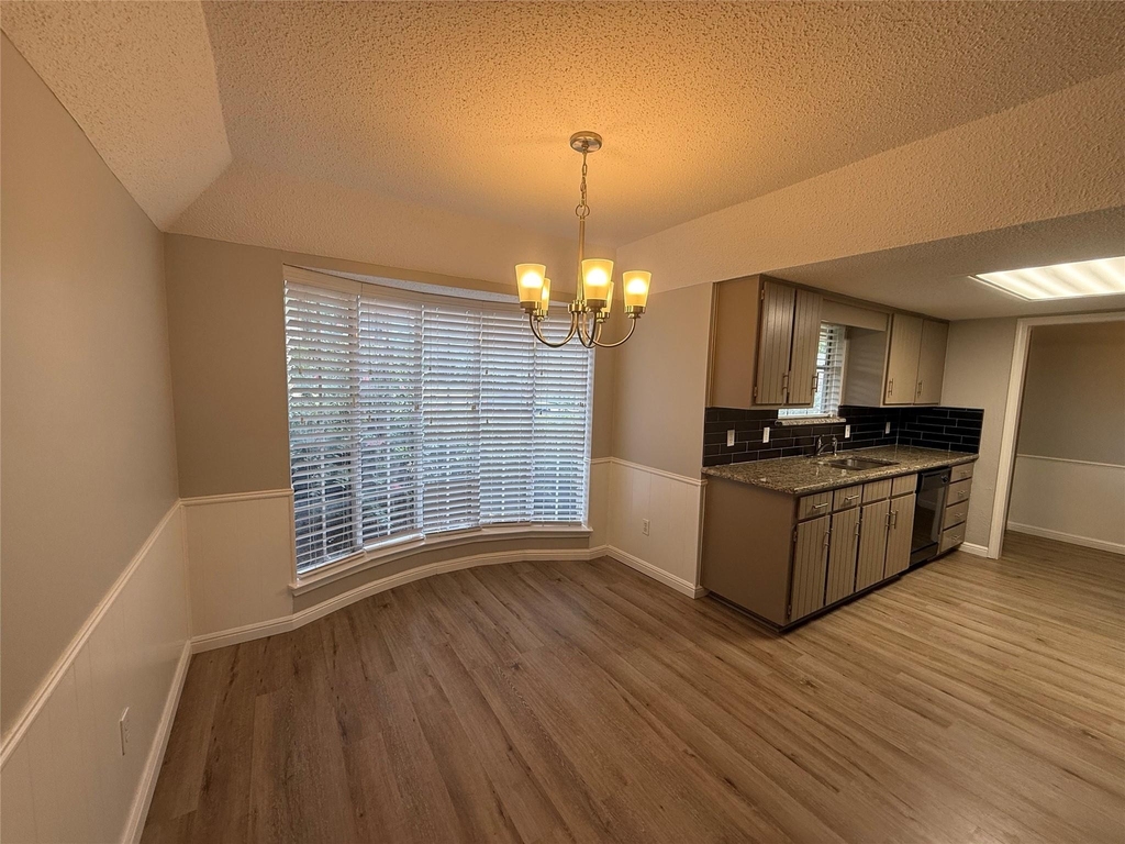 5912 Pleasant Hill Drive - Photo 6