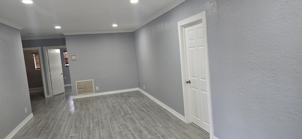 1408 W Broome Street - Photo 9
