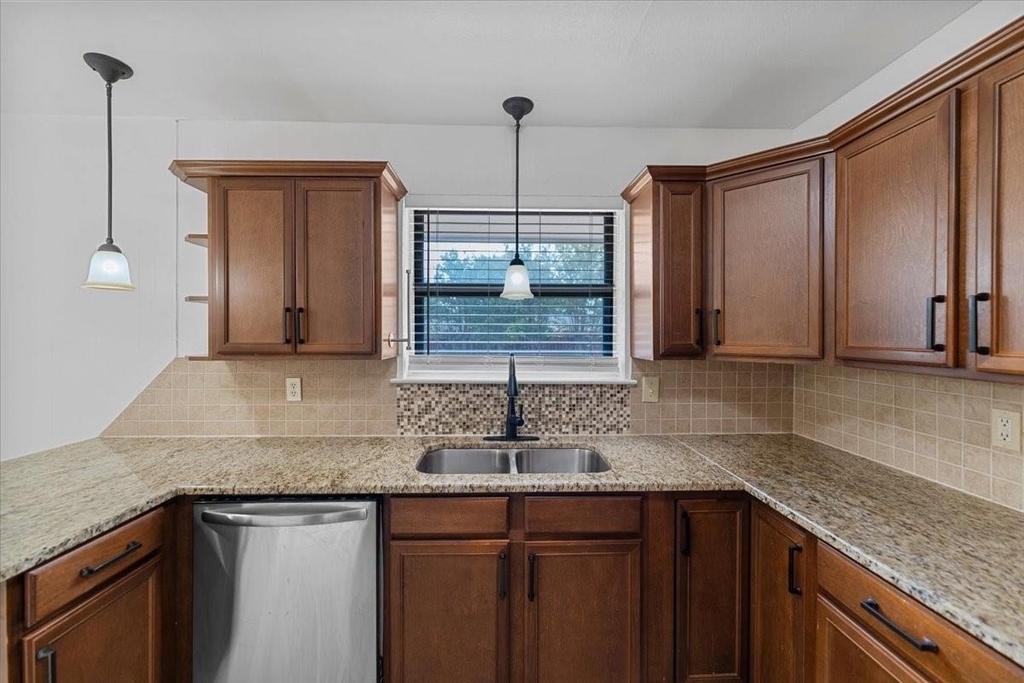 817 Warren Way - Photo 8