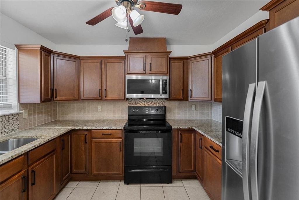 817 Warren Way - Photo 9