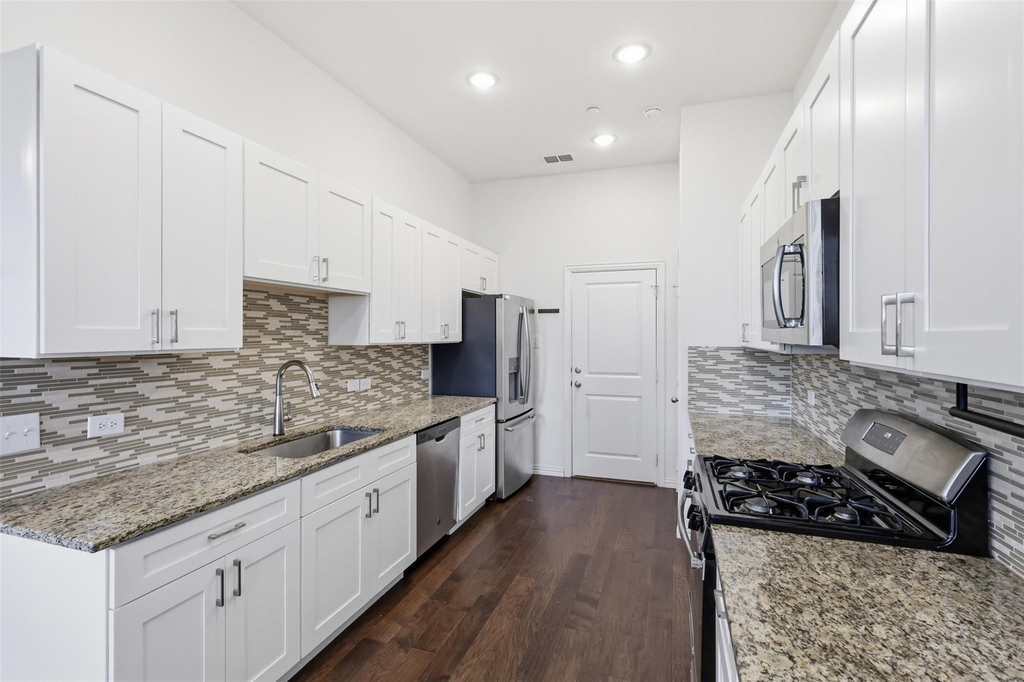 2413 Ash Lane - Photo 11
