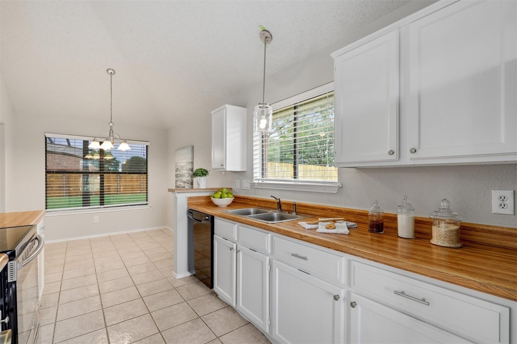 400 Azalea Drive - Photo 7