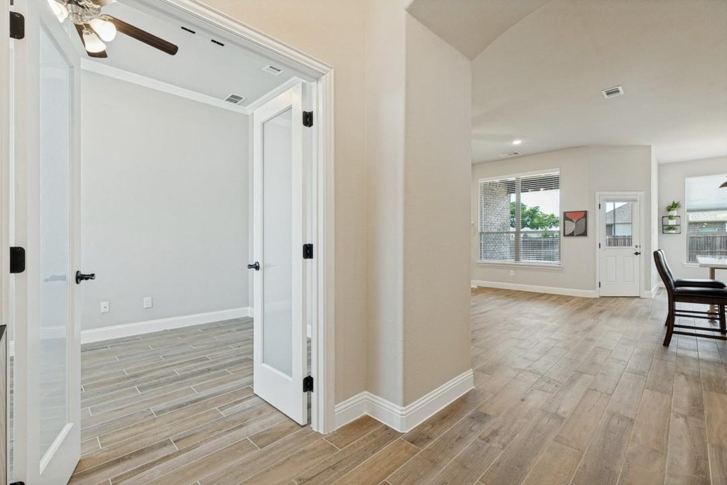 4005 Gray Wolf Drive - Photo 2