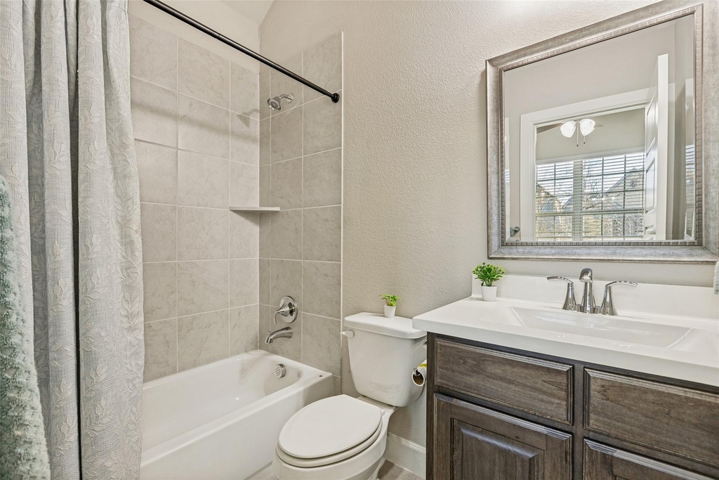 2424 Preakness Place - Photo 4