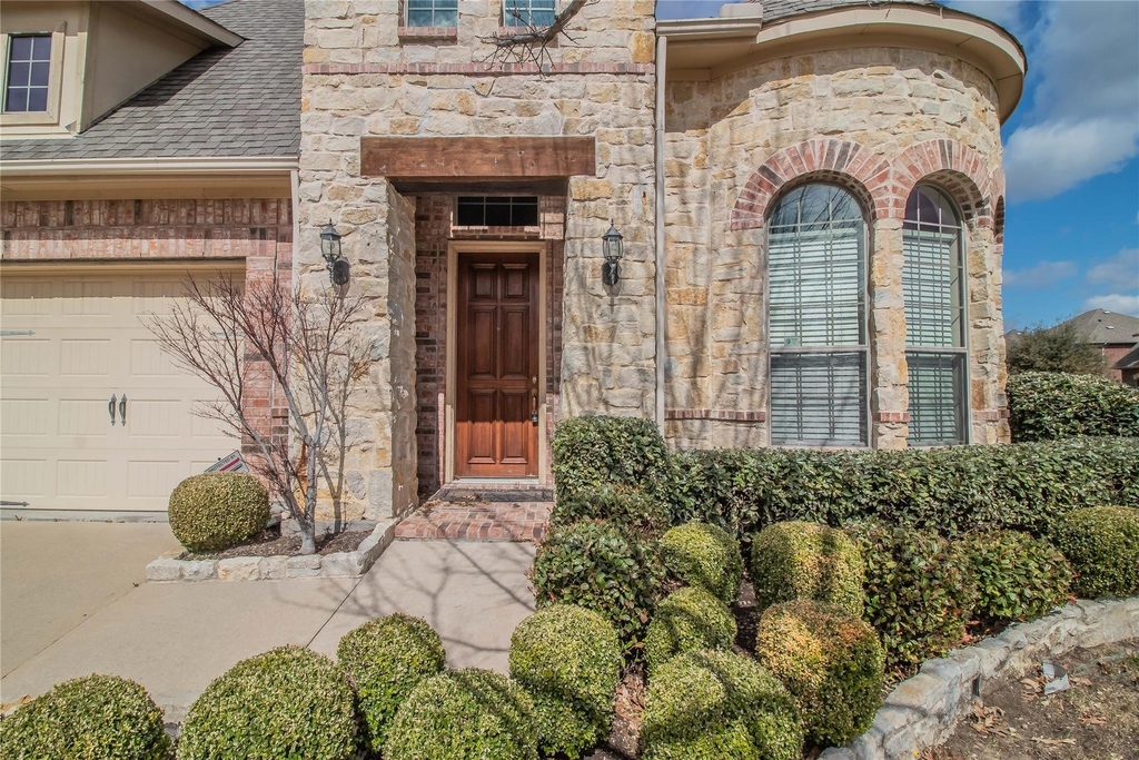 4647 Phillip Drive - Photo 4