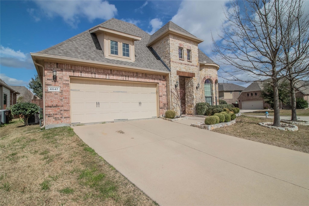 4647 Phillip Drive - Photo 3