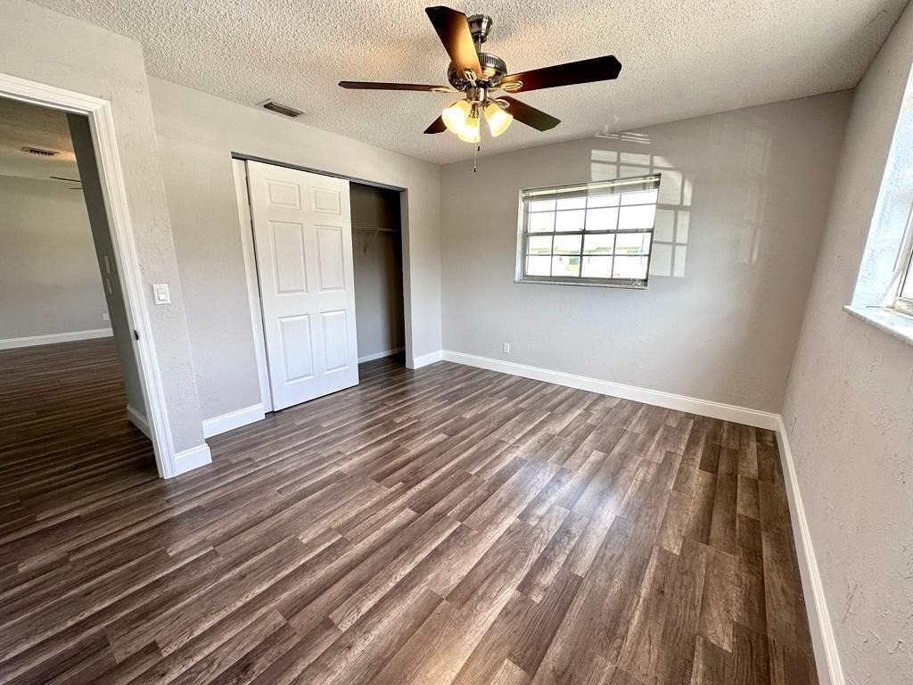 812 Center Street - Photo 5