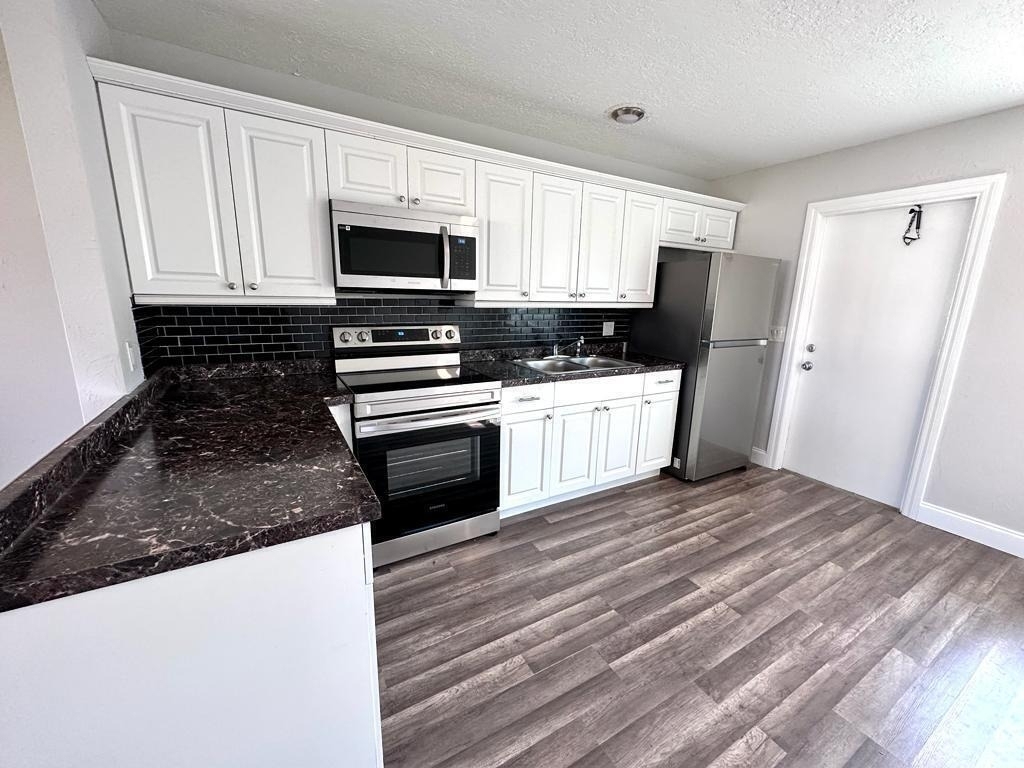 812 Center Street - Photo 0