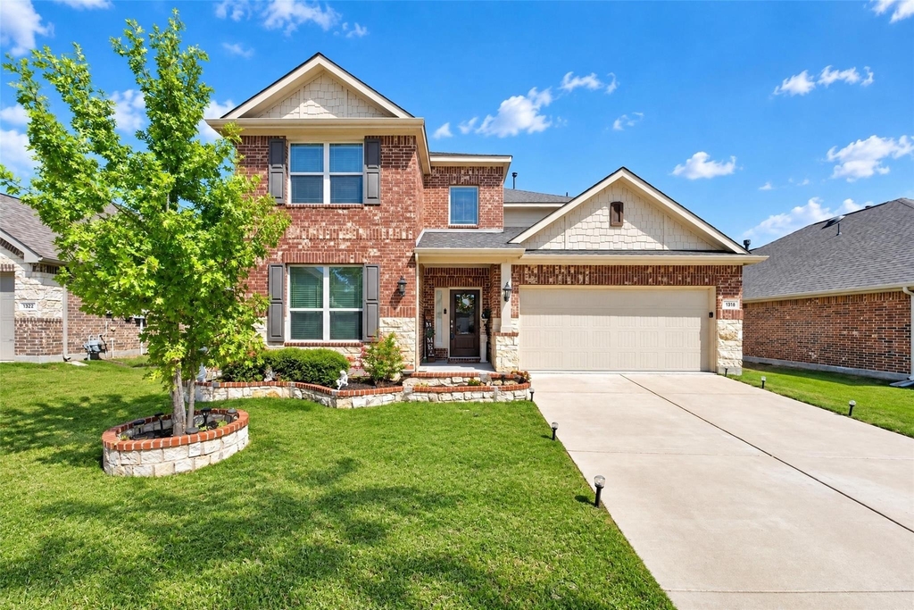 1318 Crossvine Drive - Photo 0