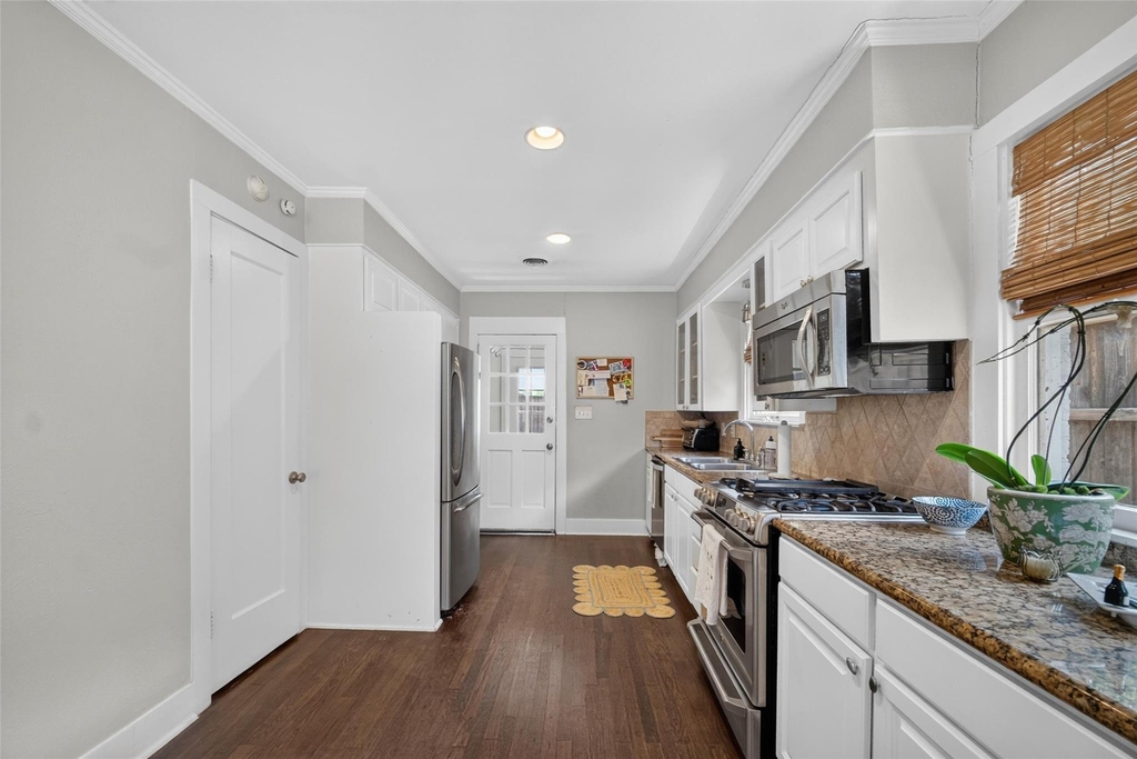5630 Vanderbilt Avenue - Photo 14