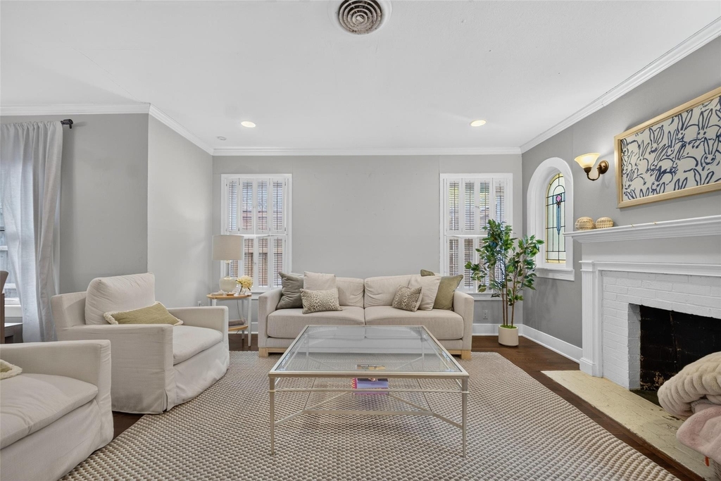 5630 Vanderbilt Avenue - Photo 7