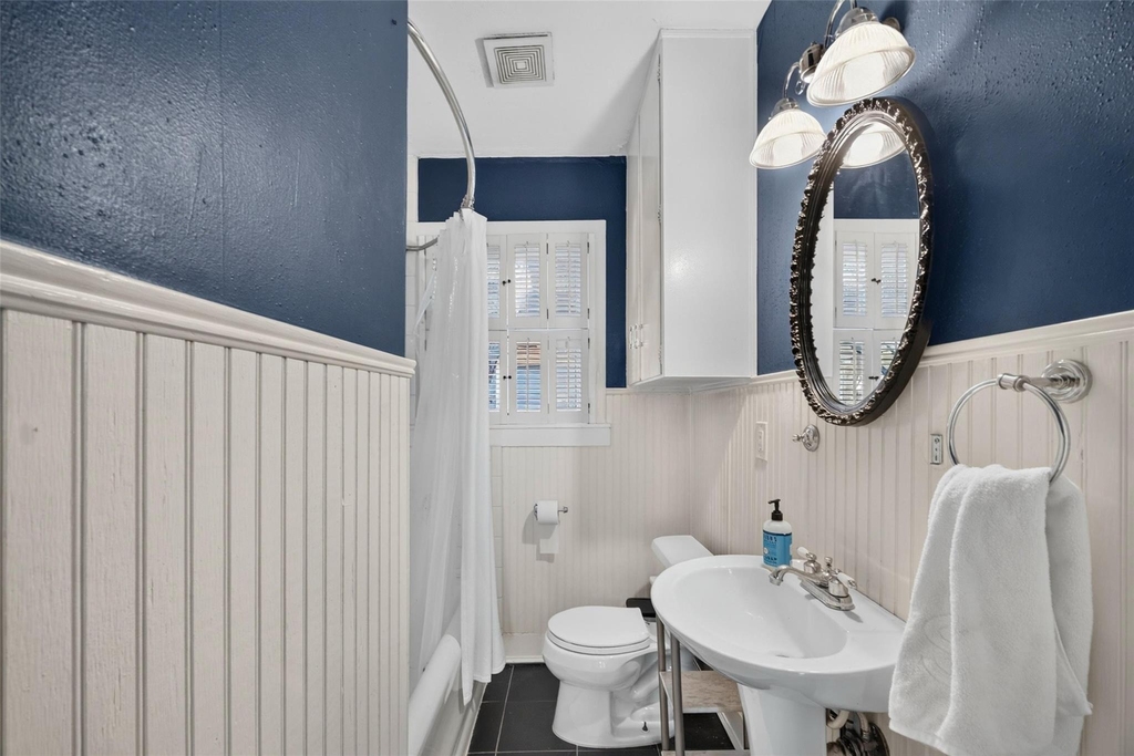 5630 Vanderbilt Avenue - Photo 22