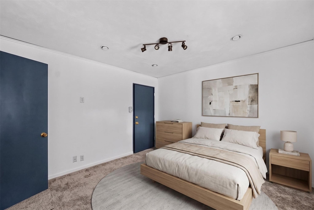 5630 Vanderbilt Avenue - Photo 34