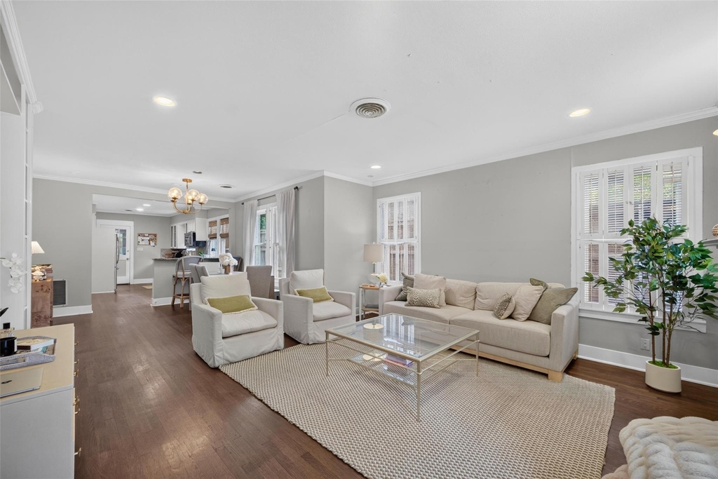 5630 Vanderbilt Avenue - Photo 6