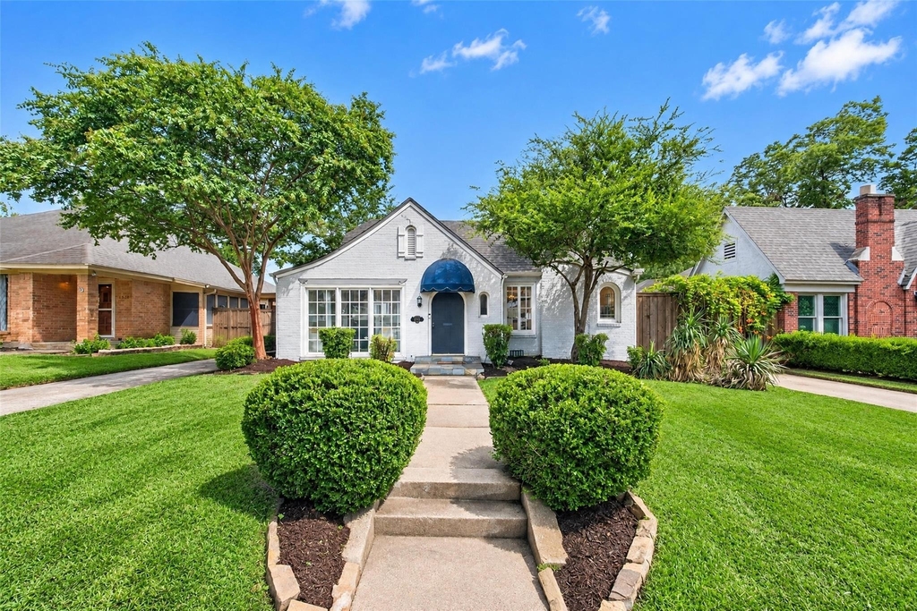 5630 Vanderbilt Avenue - Photo 1