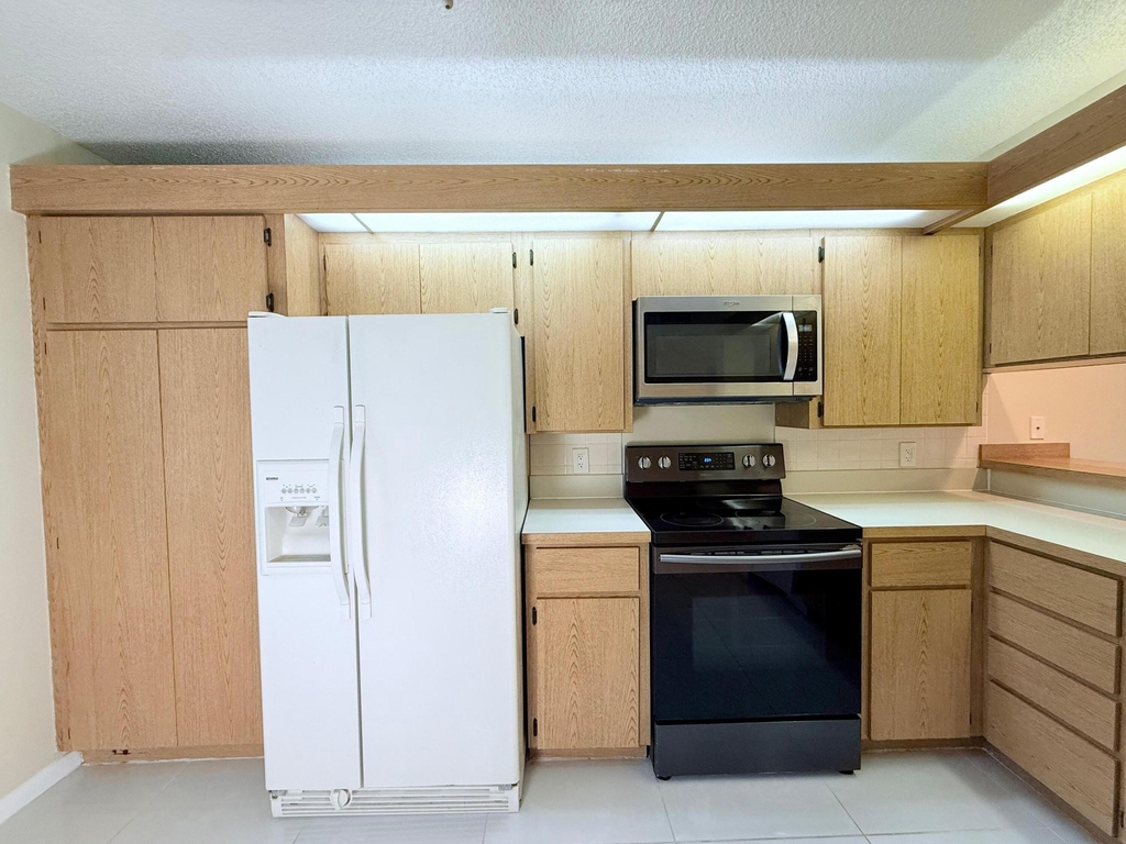 2621 Village Boulevard - Photo 9