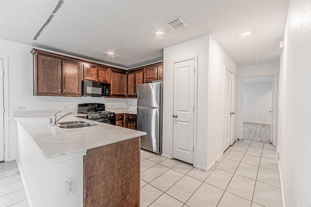 14037 Earlham Street - Photo 11