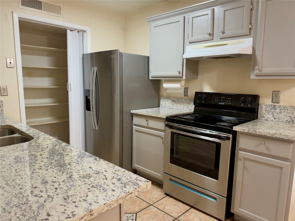 5716 Pearce Street - Photo 3