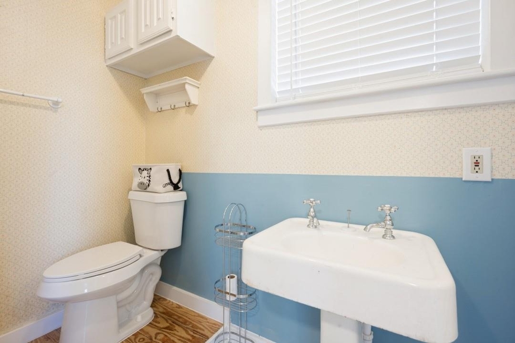 415 W Franklin Street - Photo 12
