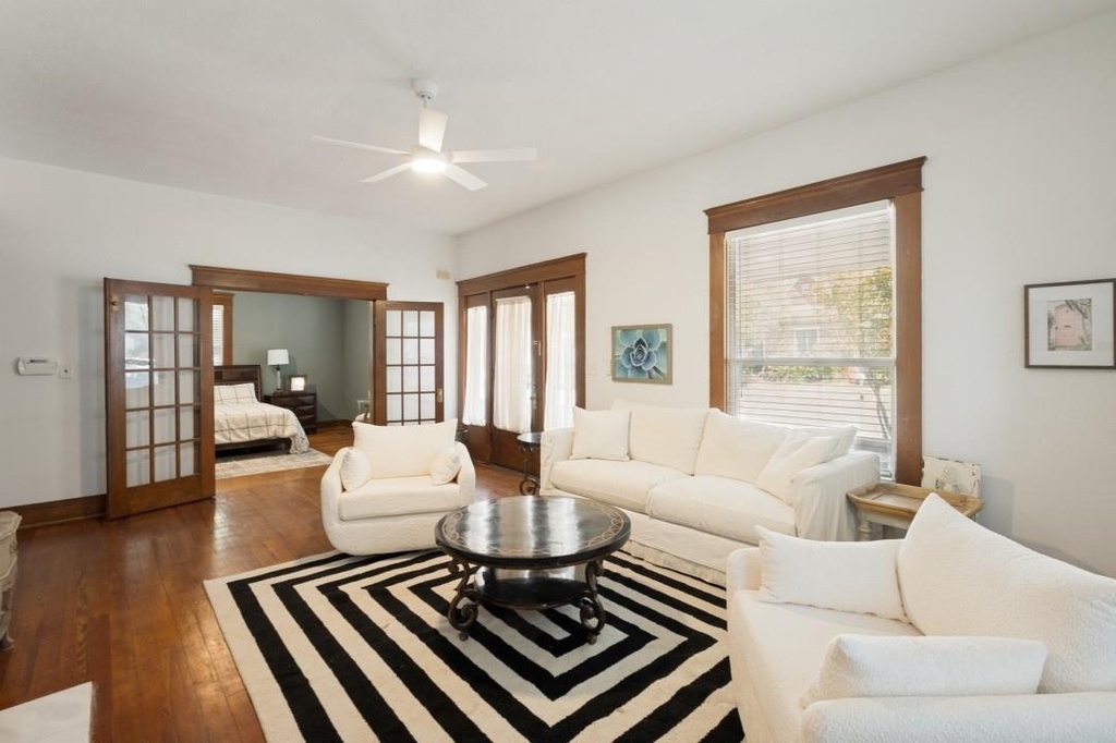 415 W Franklin Street - Photo 5
