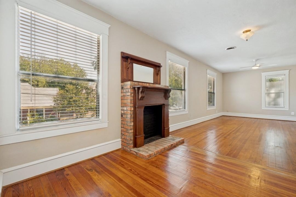 415 W Franklin Street - Photo 16