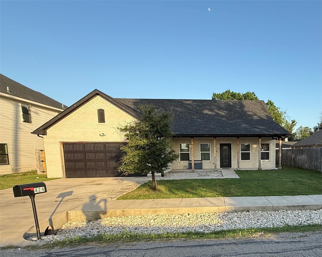 424 N Mcgraw Street - Photo 0