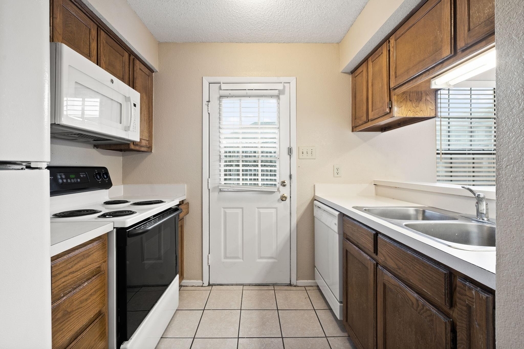 929 W Hickory Street - Photo 9