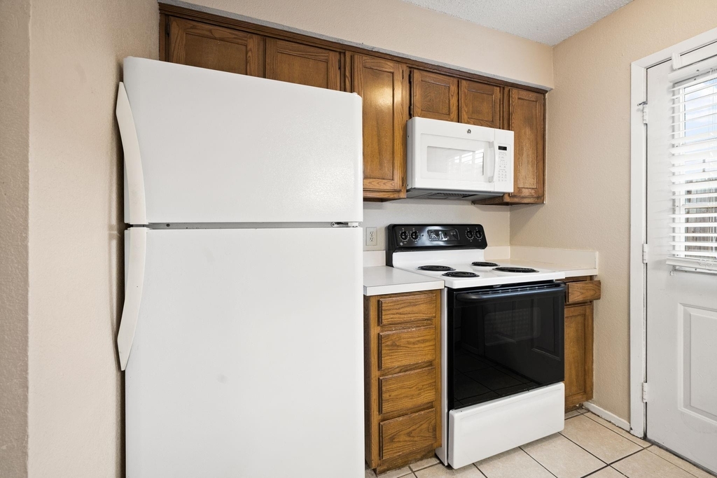 929 W Hickory Street - Photo 8