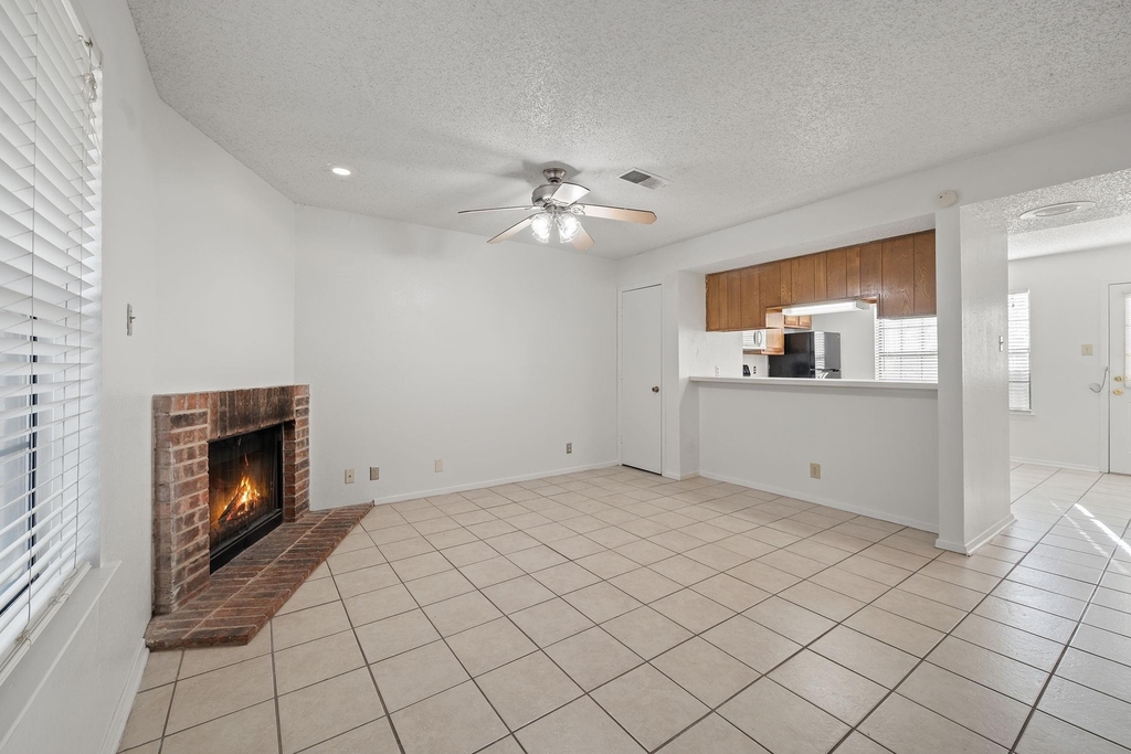 929 W Hickory Street - Photo 7