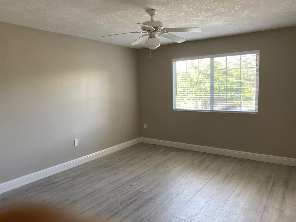 5061 Wiles Road - Photo 4