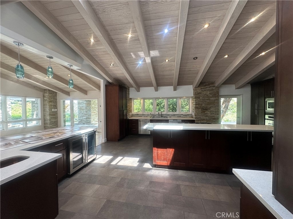 60 Crest Road E - Photo 6