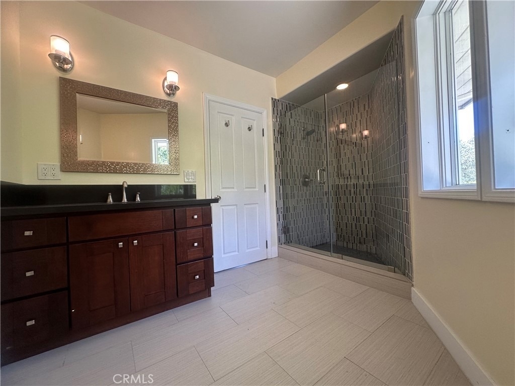 60 Crest Road E - Photo 10