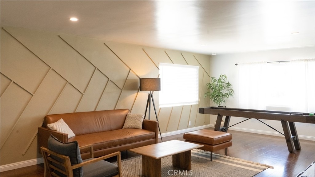 418 W Graves - Photo 1