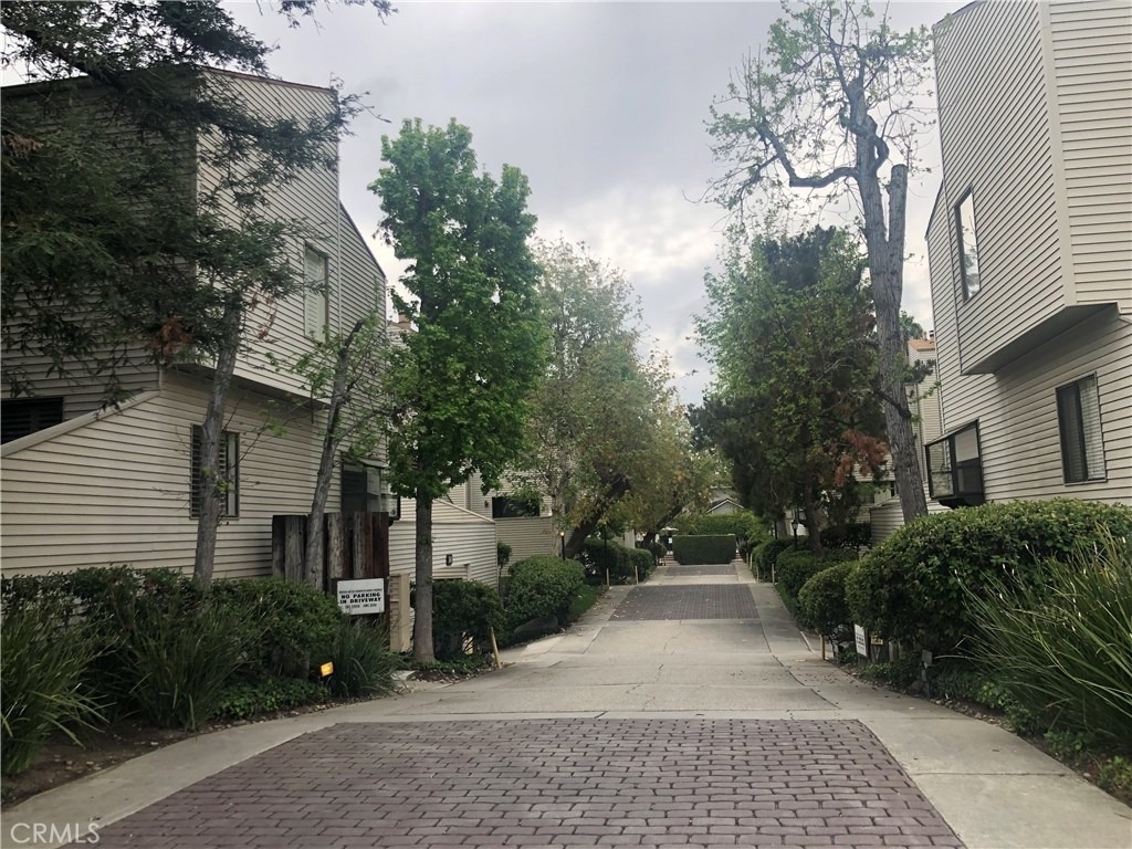 762 W Naomi Avenue - Photo 0