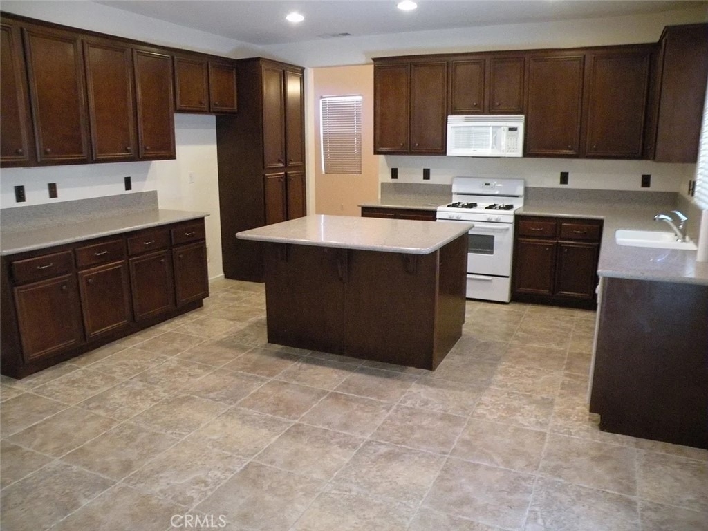 2471 Menlo - Photo 2