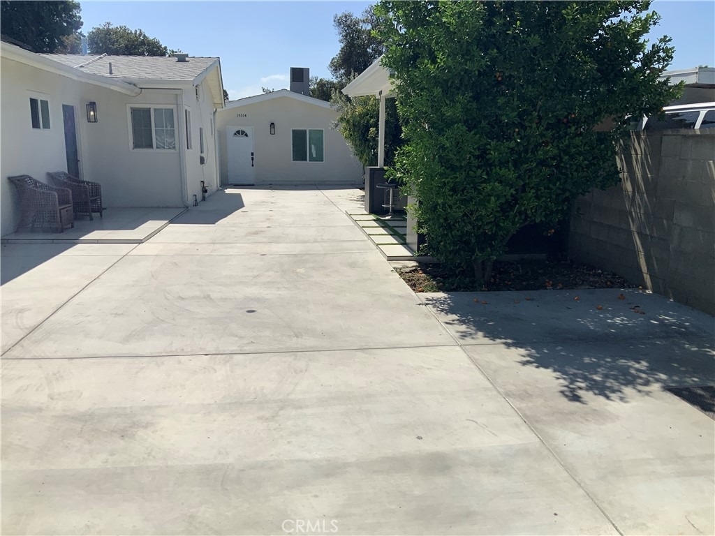 15334 Hart - Photo 3